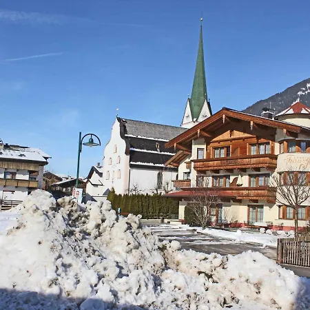 In Kaltenbach Near Lift * 스텀
